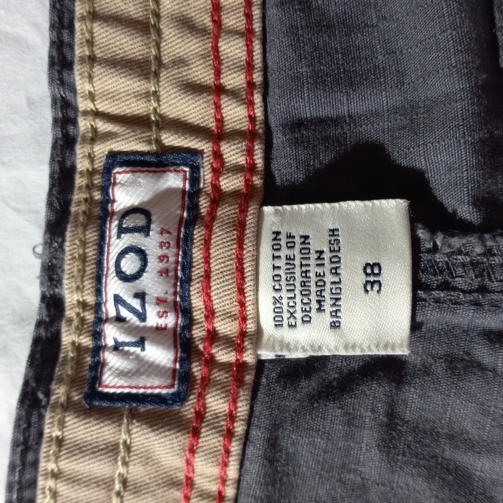 IZOD Men's flat front shorts, size 38 - Picture 3 of 5